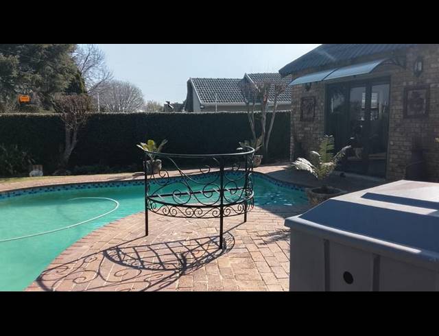 4 BEDROOM HOUSE FOR SALE IN GREENHILLS